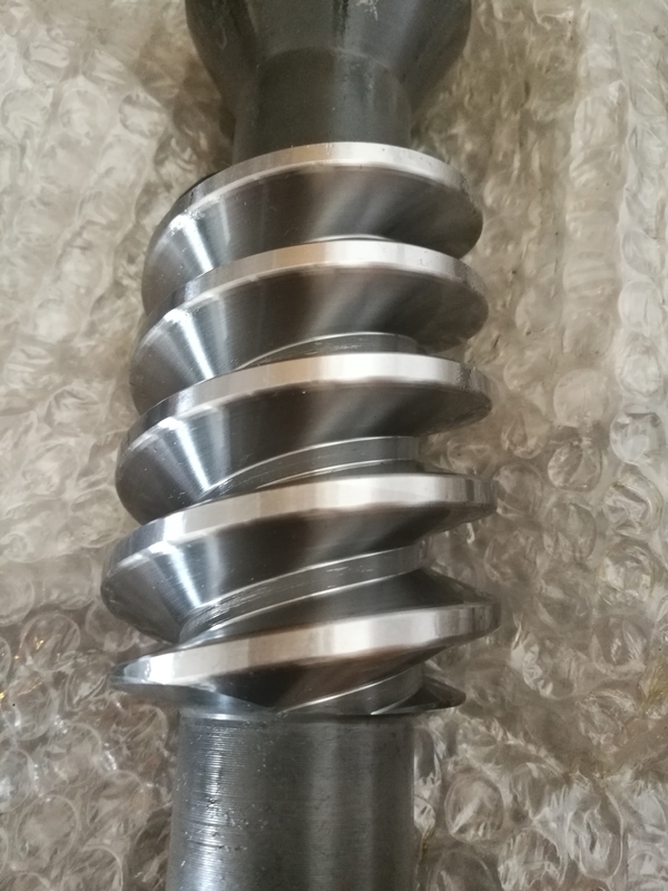 Long-Lasting Transmission Worm Shaft And Worm Gear With Hardness HRC45-55 Accuracy DIN 6